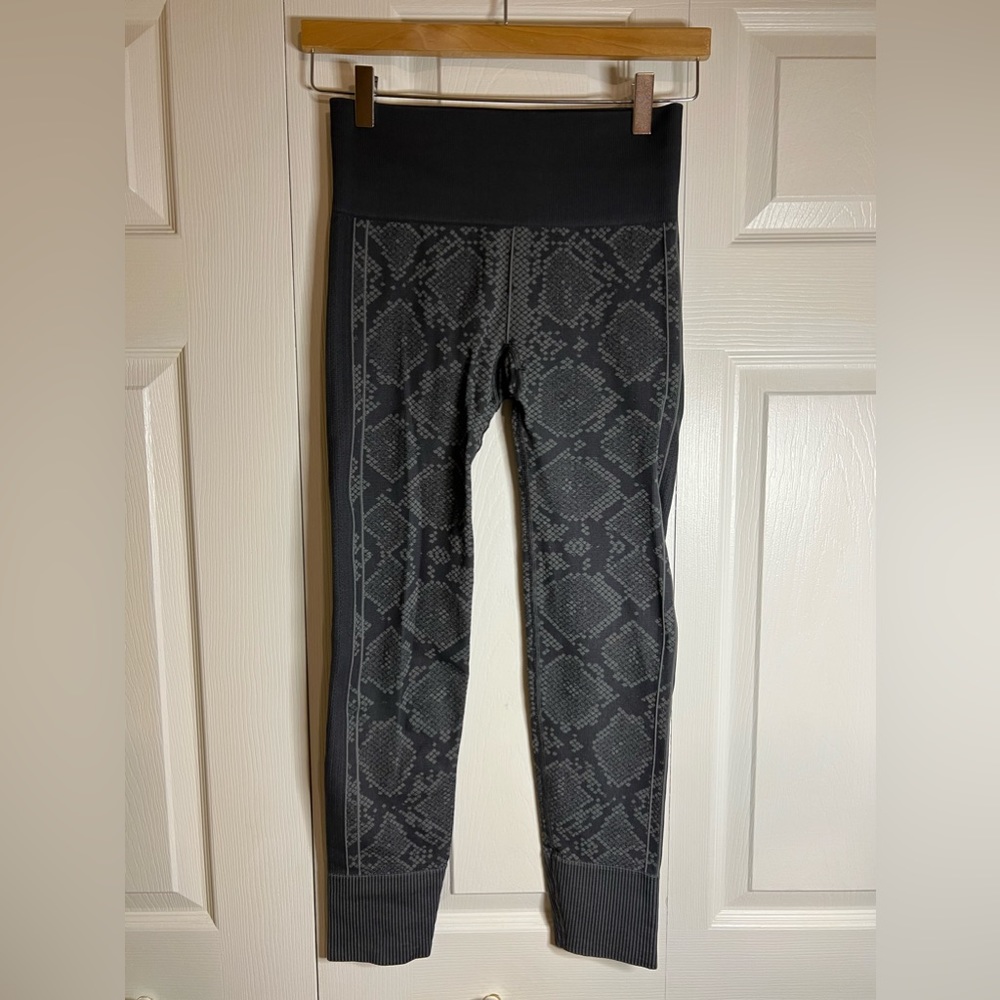 Lululemon, Size 4, Python Print - Picture 2 of 3